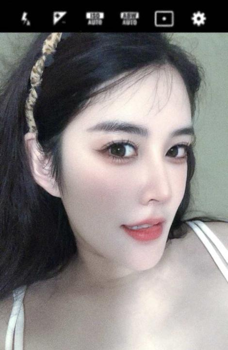 白嫩长腿佳佳
