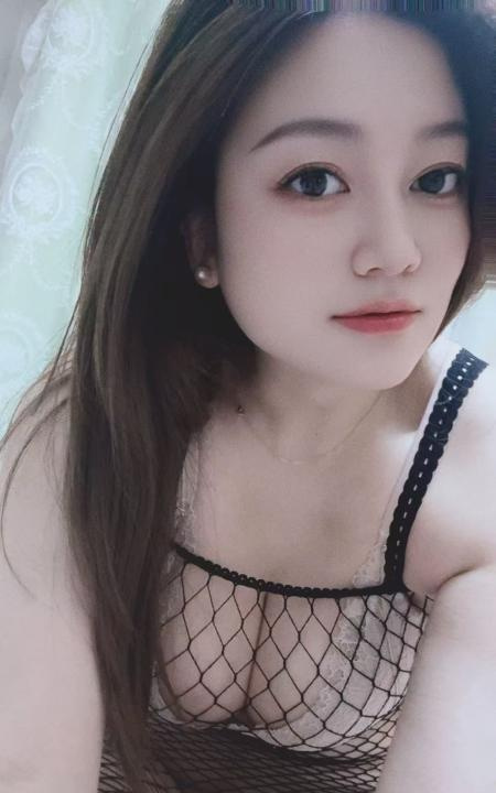 囗暴大奶妹