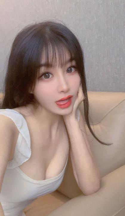 性感身材颜值姗姗