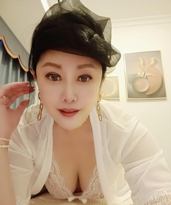 会潮喷的东北小姐姐