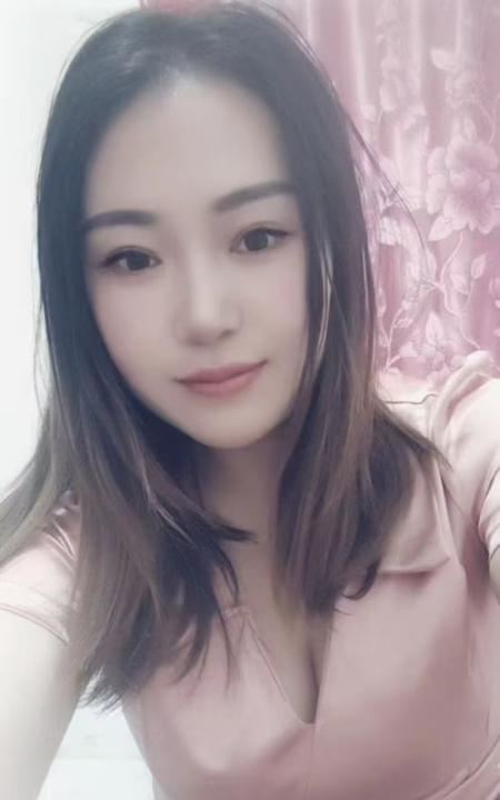 彝族温柔小姐姐