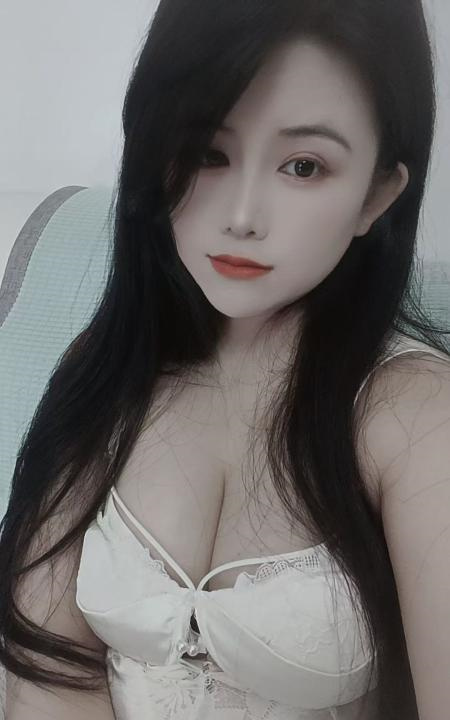 清纯大胸小菲