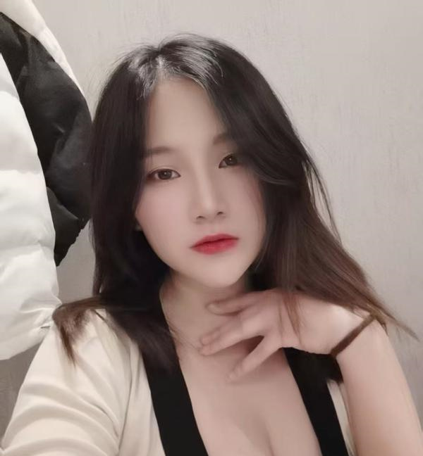 口爆小骚妹