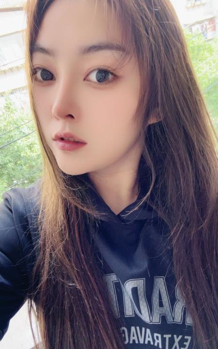 大胸菲菲