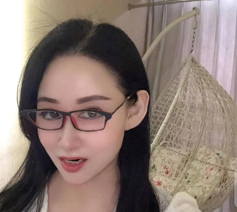 东门巨乳少妇