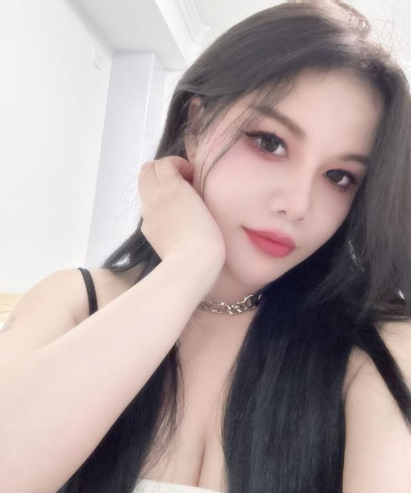 蜜桃臀情趣母狗骚女