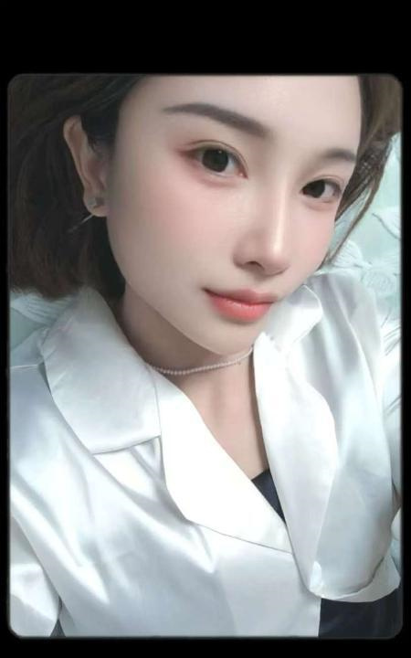 骨感的撩人美女