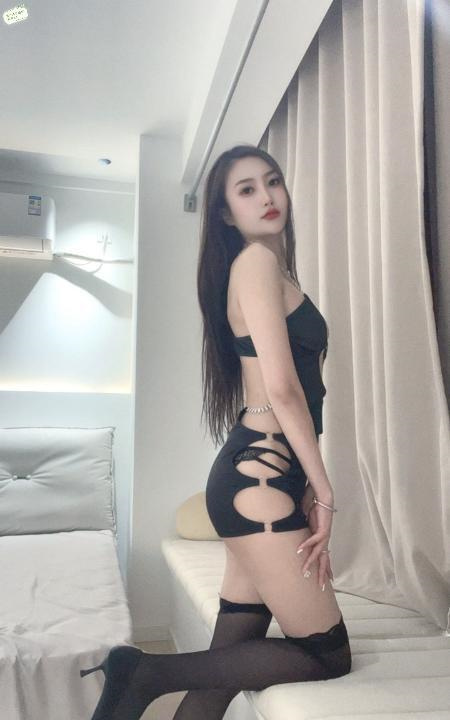 细腰翘臀大长腿