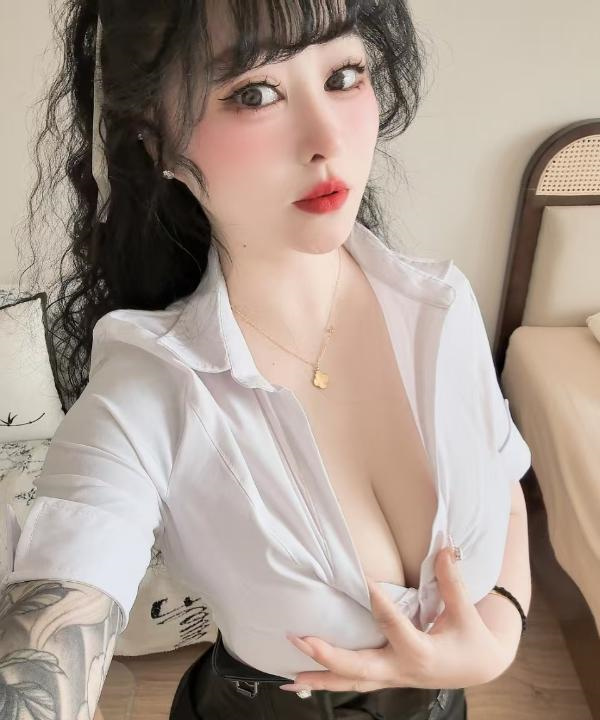 普陀花臂大奶