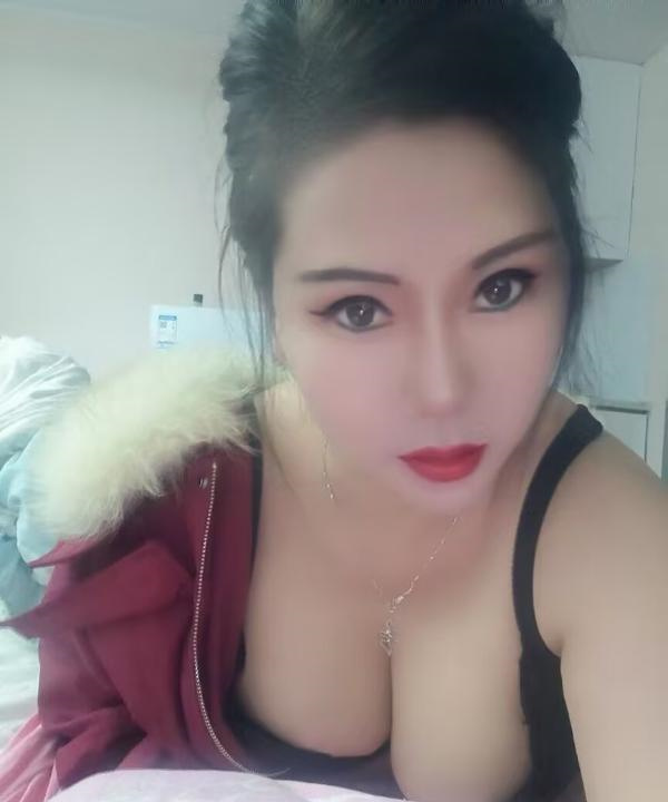 风骚大奶骚货
