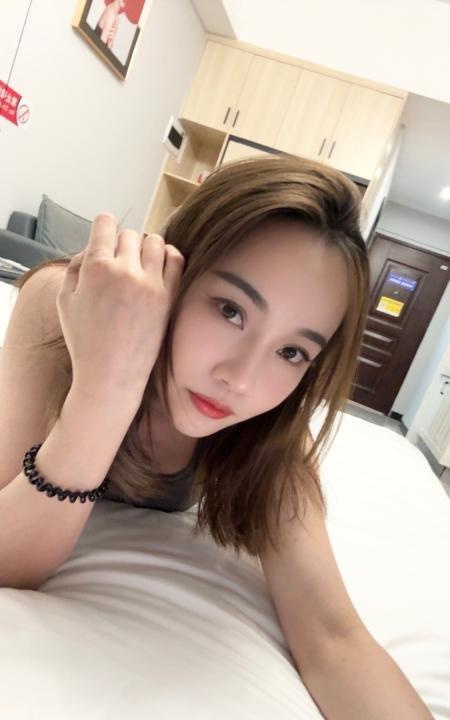 长腿服务型风骚少妇