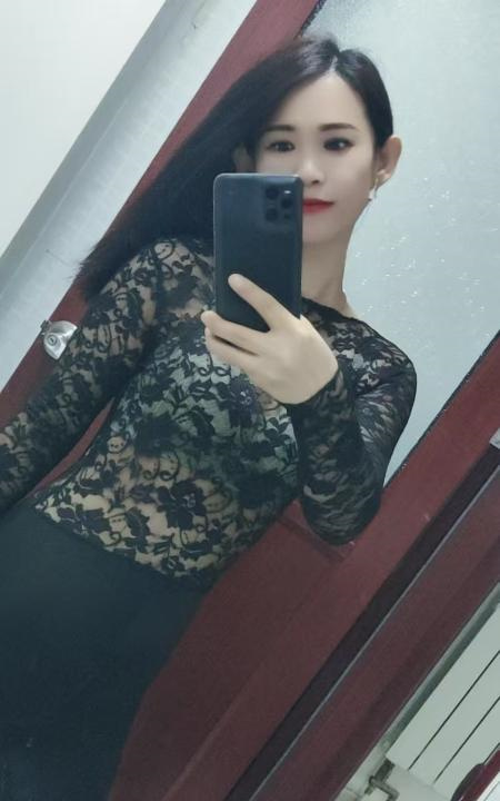 苗条活好骚妇