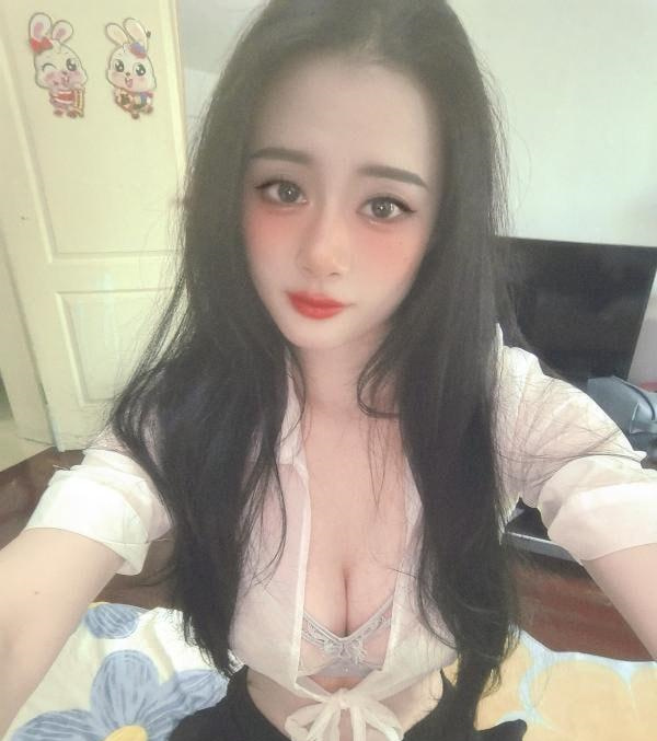 白云丰满大波妹