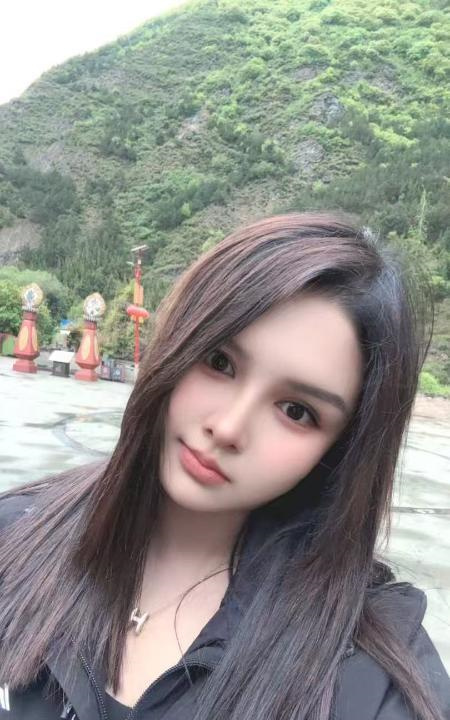 大胸小奶猫