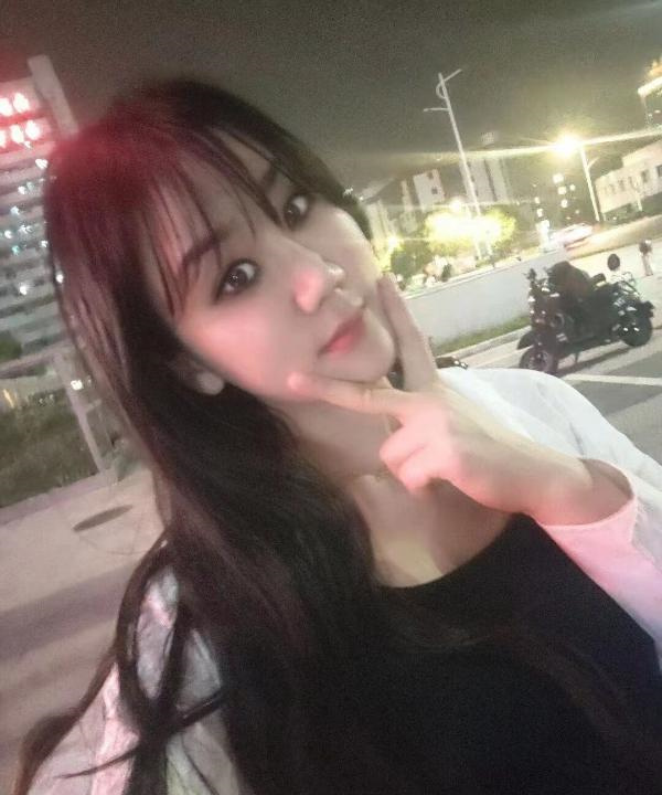 小辣妹依云