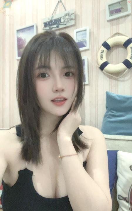 甜美系嫩妹