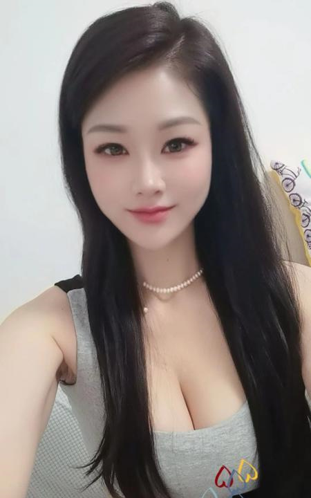 白云高挑御姐香奈儿