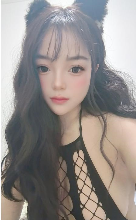 放的开的小骚货