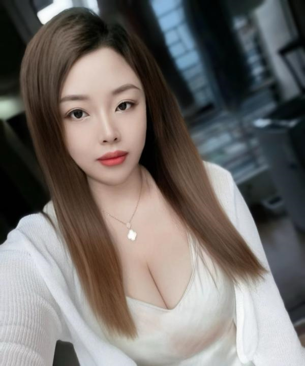 童颜巨乳小丽