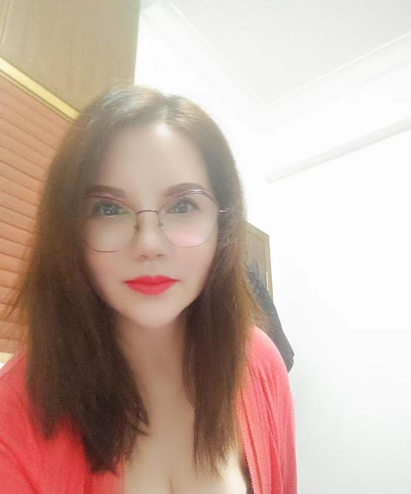 白云梅花园骚妇
