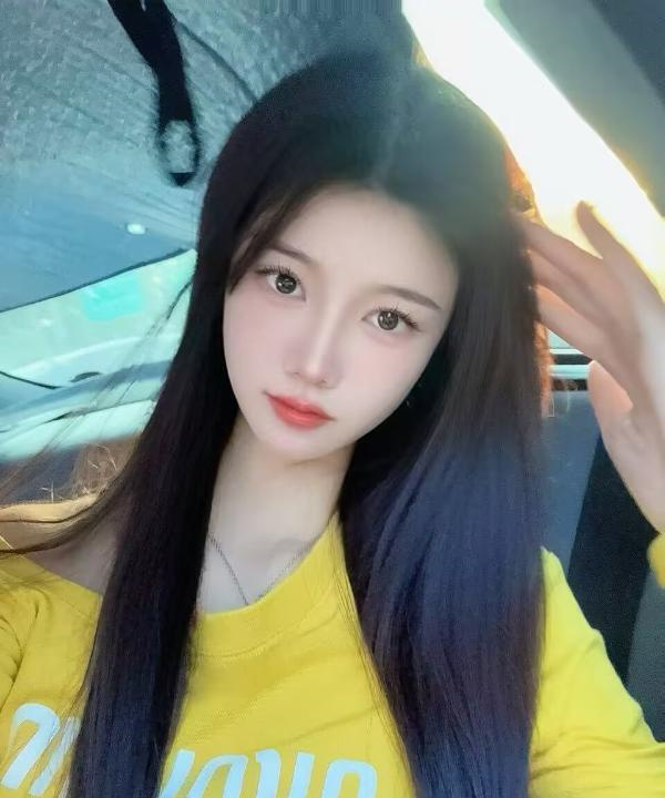 湿吻瑜伽老师袁满