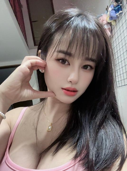 龙岗巨乳气质美女