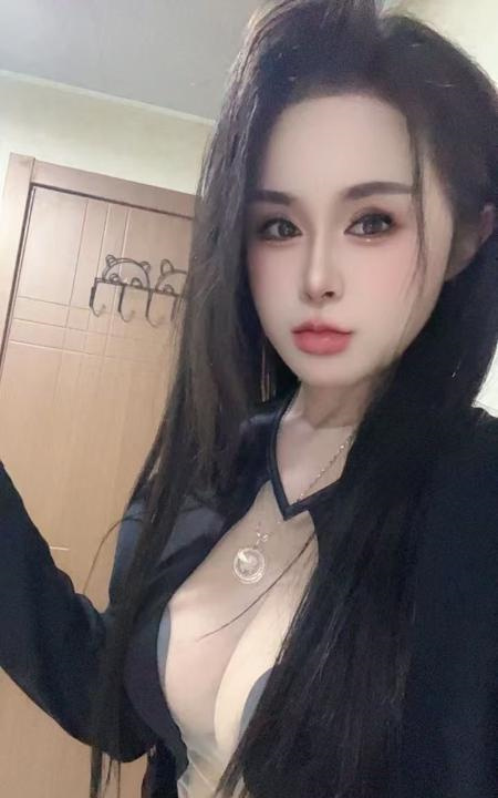 大胸球球老师
