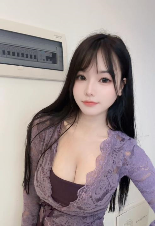 制服控骚少妇