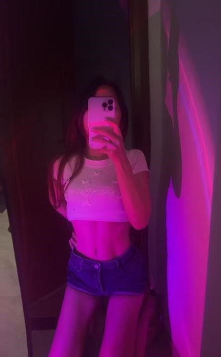 徐汇带服务有腹肌妹子