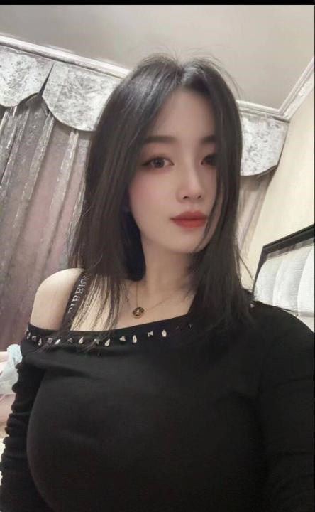 丰满高挑小少妇