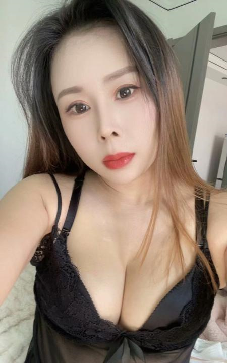 长发丝袜熟女