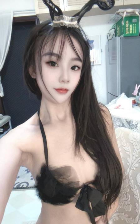 龙华性感菲菲