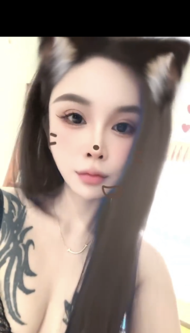 江宁娇小美女