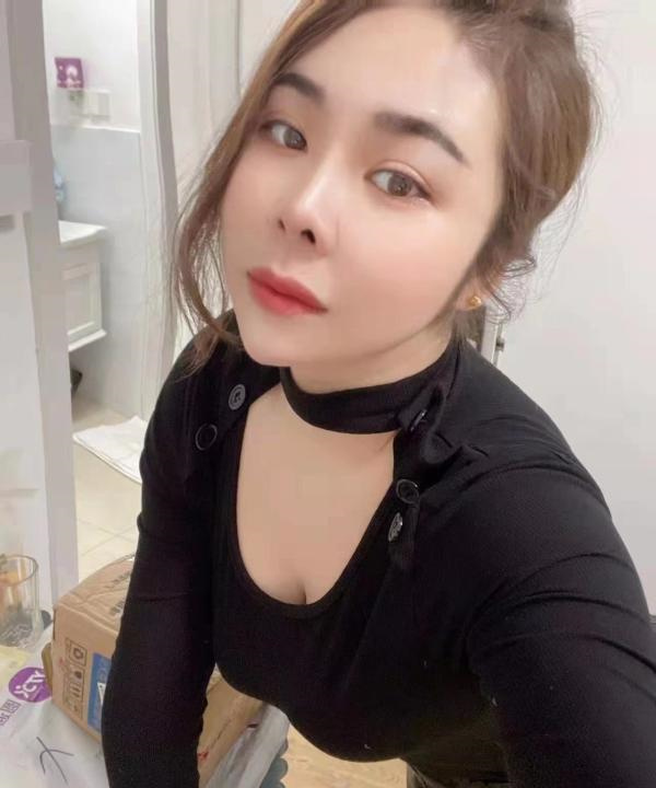 服务系少妇如梦