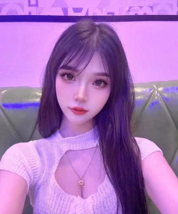 风骚榨汁大奶小骚货