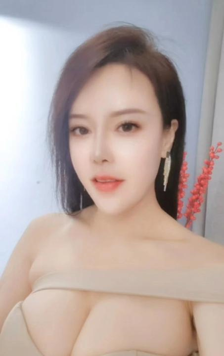 宠幸爆乳女王