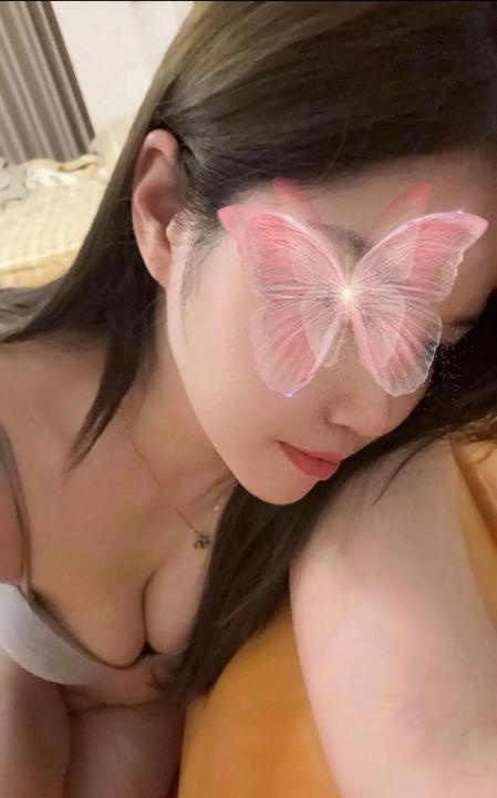 步行街叶子女朋友