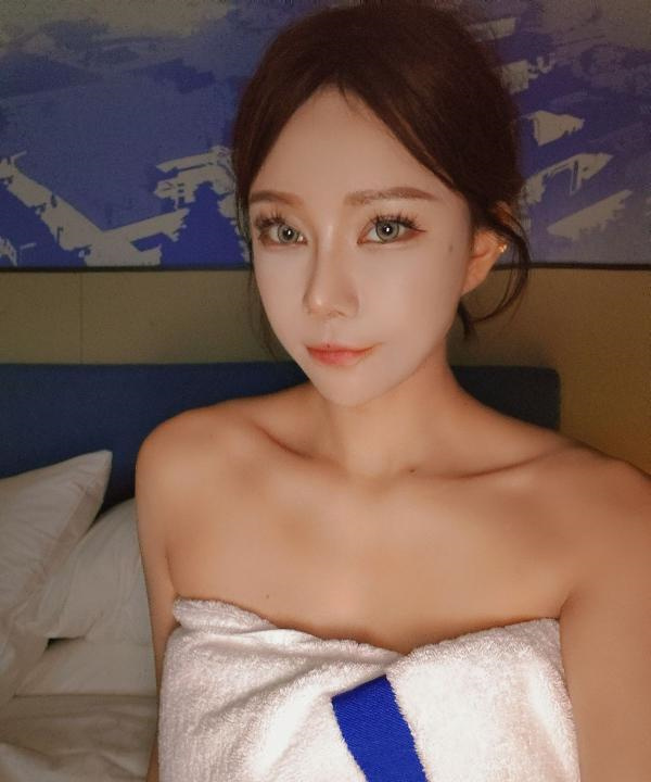 短发少女翻云覆雨