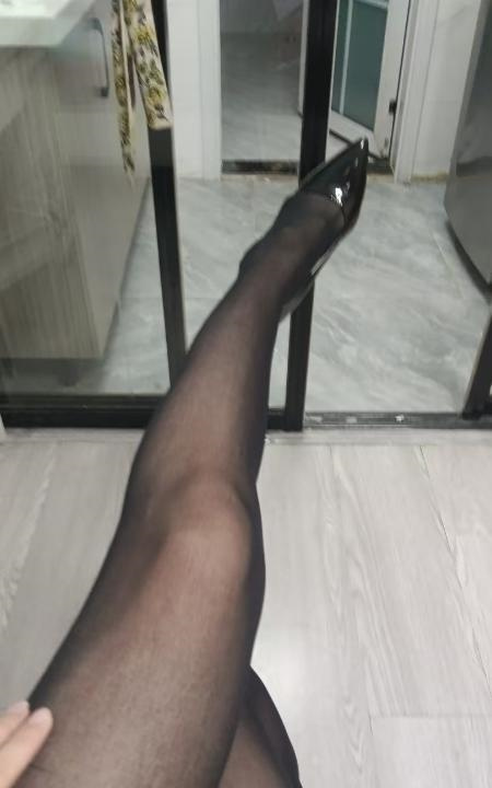 长腿黑丝熟女