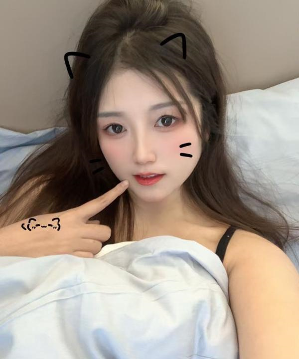纯情大胸闷骚少女