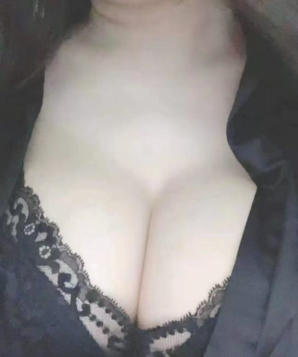 大奶毒龙熟妇