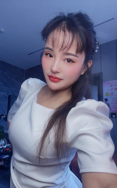 E奶少妇杨洋