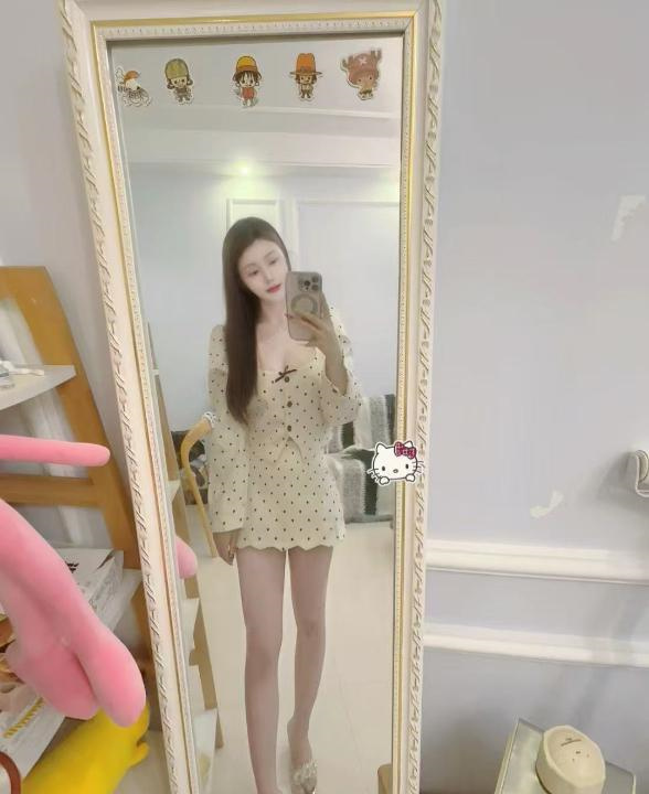 高挑大波妹