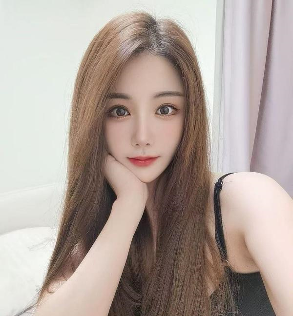 前凸后翘美乳绾绾