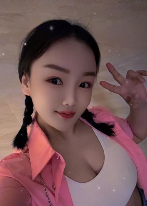 俏皮性感小护士